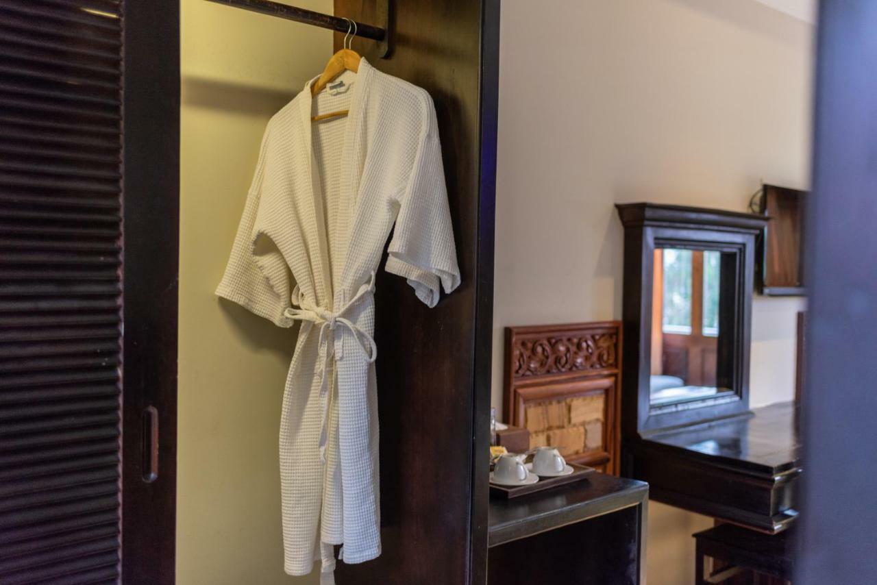 160 Angkor Villa Siem Reap Bagian luar foto